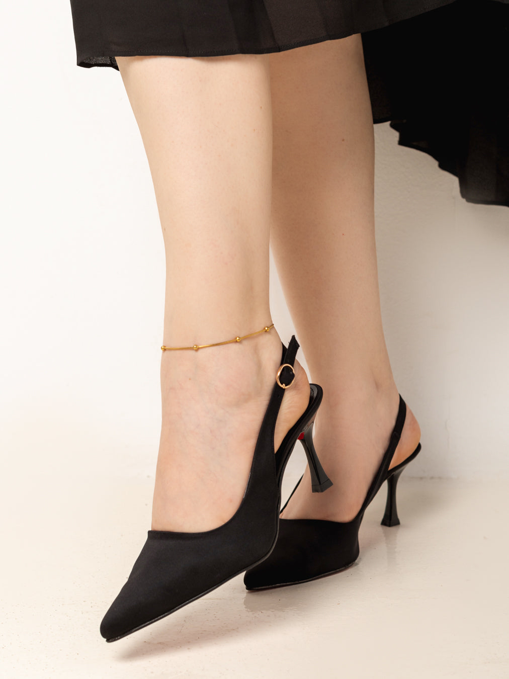 Black Classic Pointed-Toe Slingback Heels